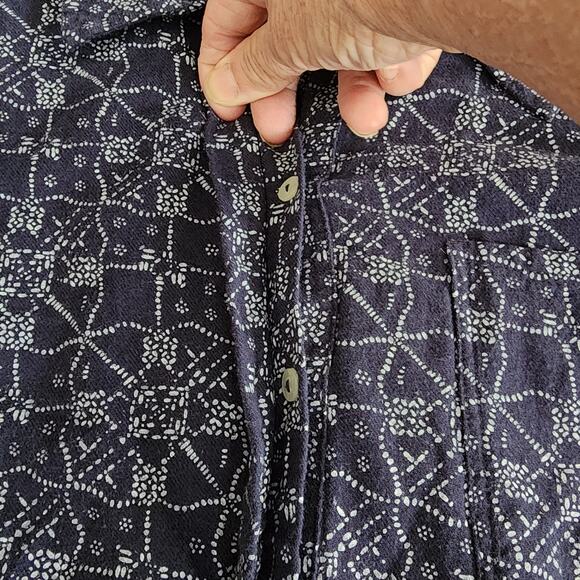 Carve Designs L Indigo Geo Print Shirt — Raw-Edge Hem, Long Sleeve, Button Front - Picture 3 of 7